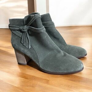 Violet & Red Jenna Bootie Heeled Ankle Boots Suede Leather Upper Olive Green 7.5
